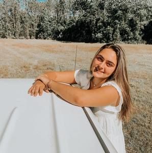 Meet your Posher, Addie